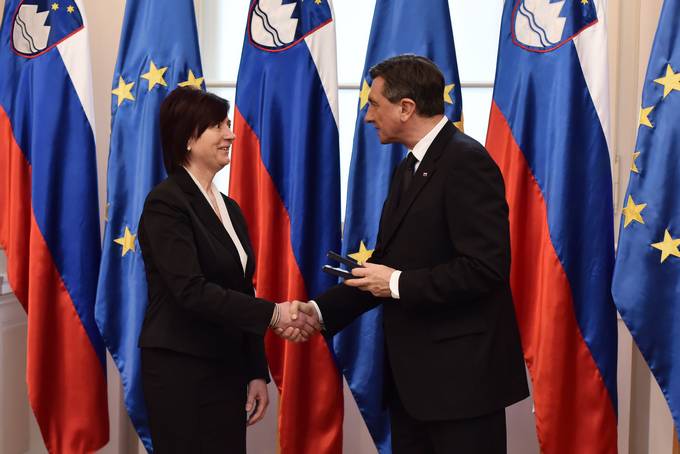 Predsednik Republike Slovenije Borut Pahor je vročil odlikovanje medaljo za zasluge Luigii Negro